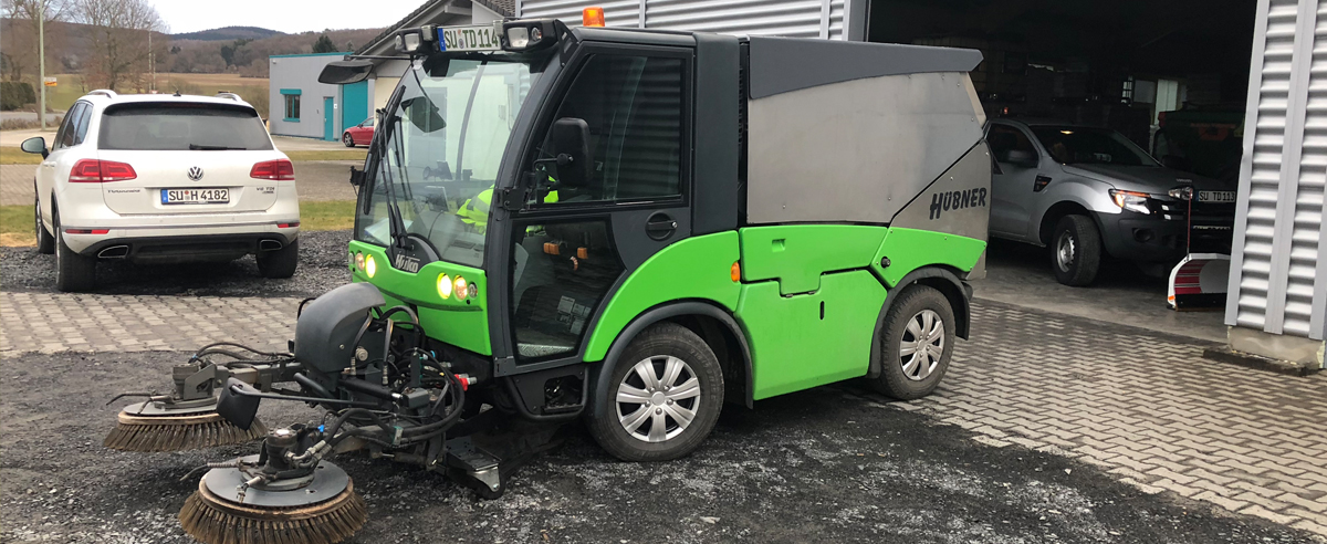 Grauflächenpflege NRW, Fahrzeug für Grauflächenpflege, Parkplatzreinigung